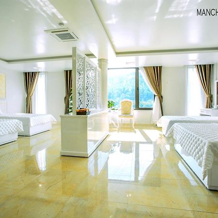 Manchester Hotel Ha Long Esterno foto