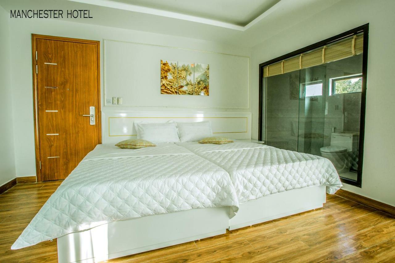 Manchester Hotel Ha Long Esterno foto