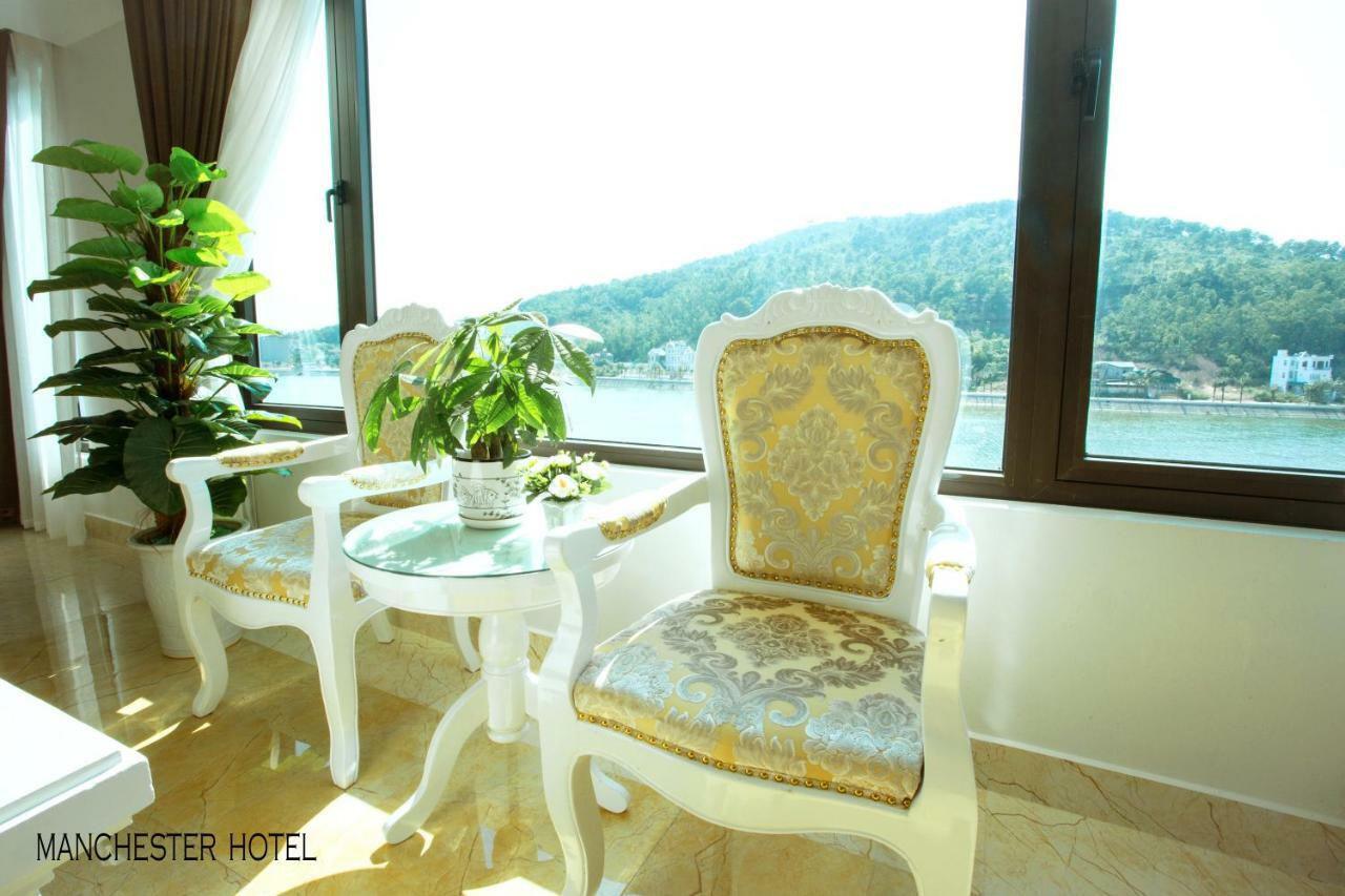 Manchester Hotel Ha Long Esterno foto